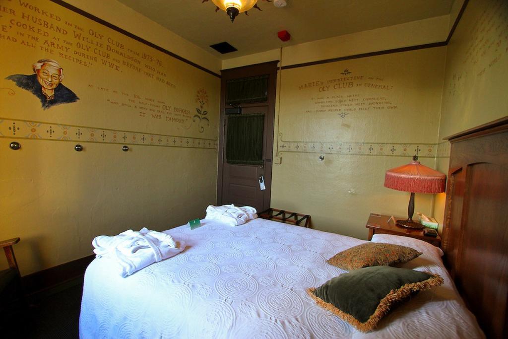 Mcmenamins Olympic Club Villa Centralia Room photo